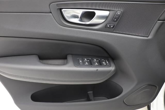 2025 Volvo XC60 B5 Core