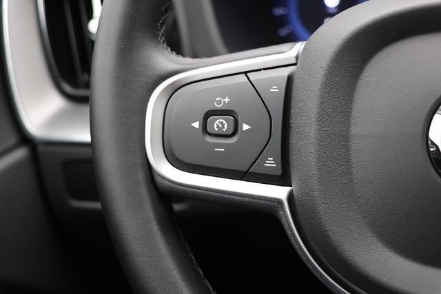 2025 Volvo XC60 B5 Core