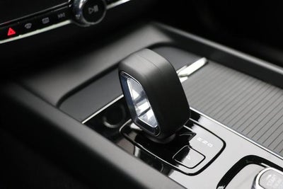 2025 Volvo XC60 B5 Core