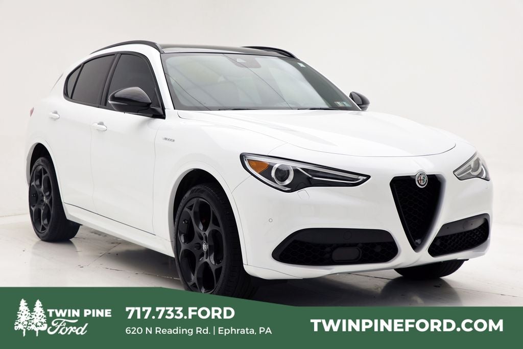 2022 Alfa Romeo Stelvio Veloce