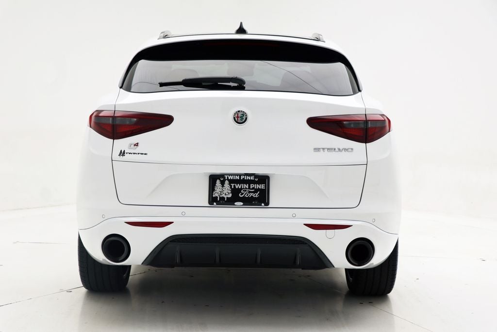 2022 Alfa Romeo Stelvio Veloce