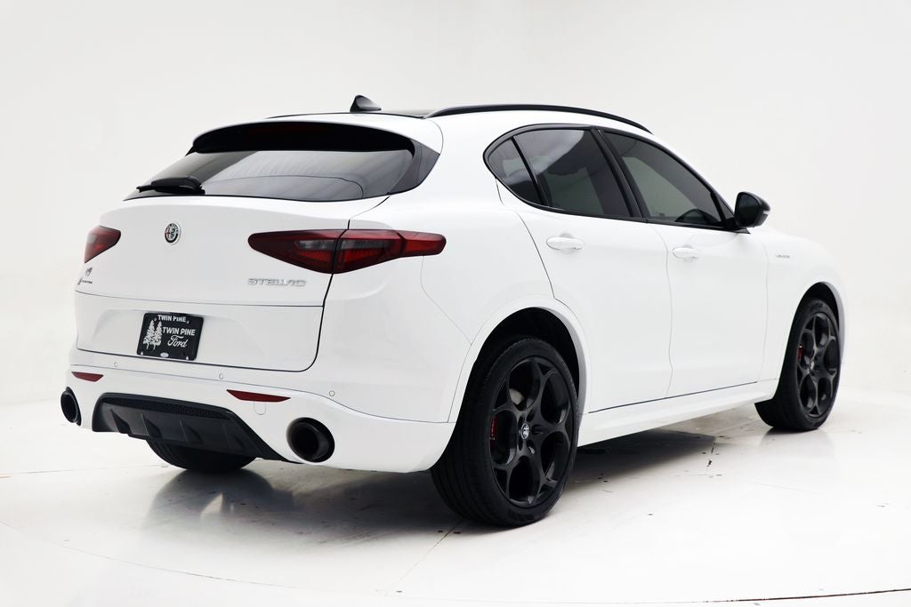 2022 Alfa Romeo Stelvio Veloce