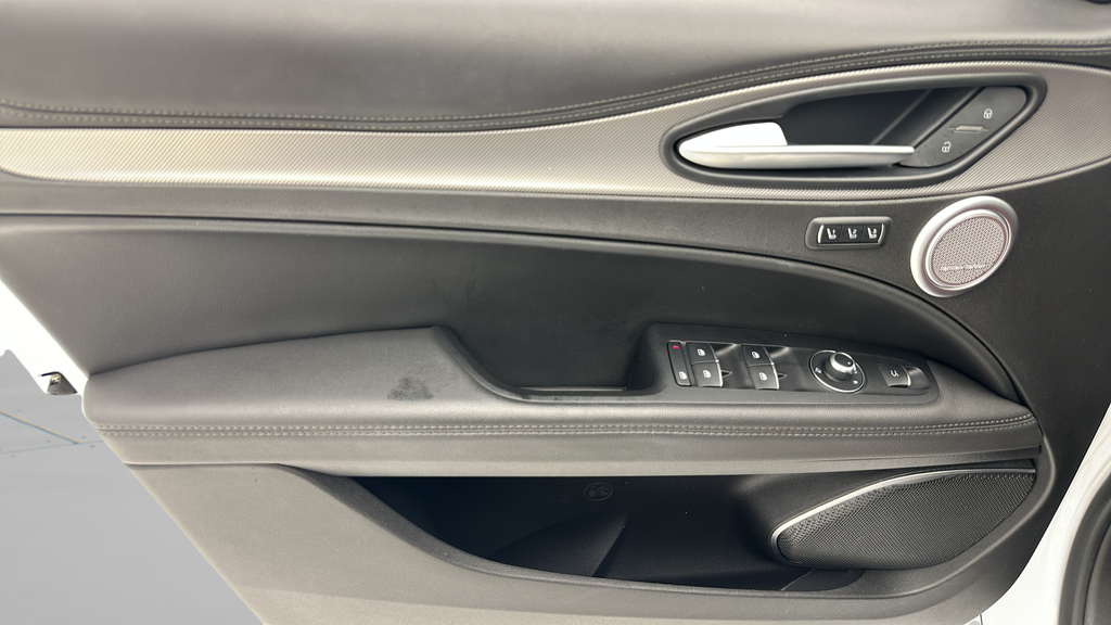 2023 Alfa Romeo Stelvio Veloce