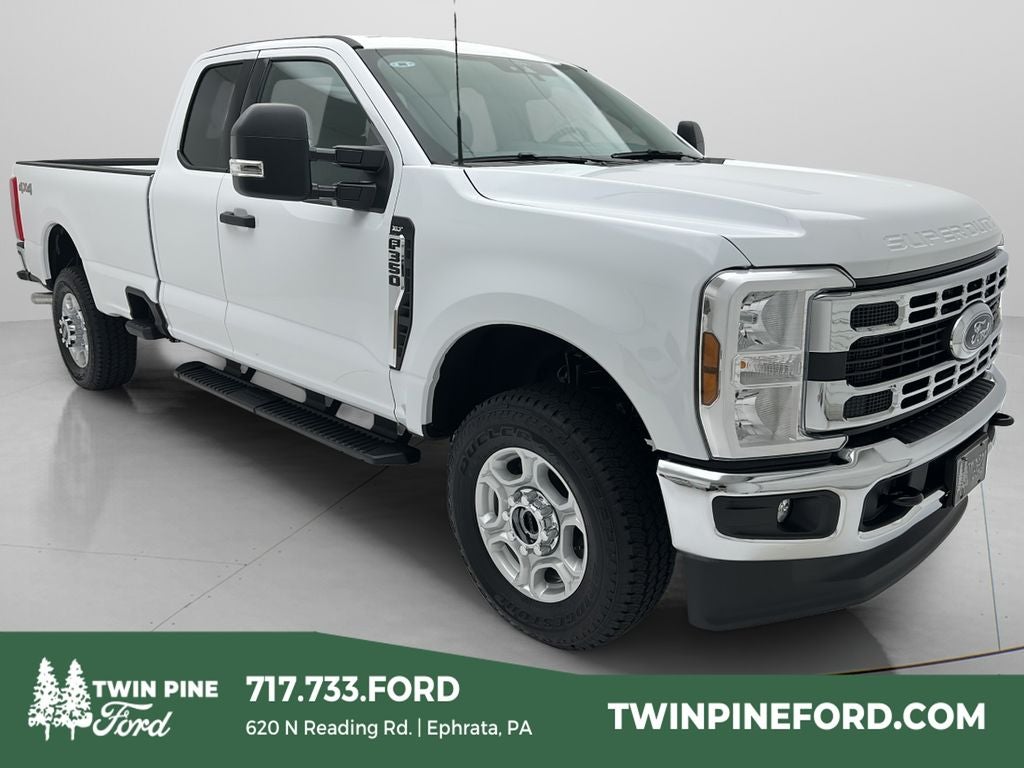 2026 Ford Super Duty F-350 F-350® XLT